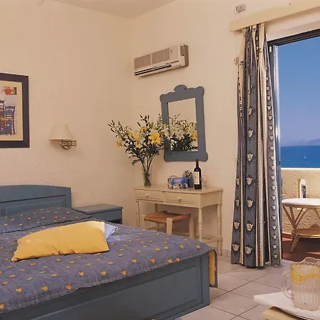 Hotel Almiros Beach 3*